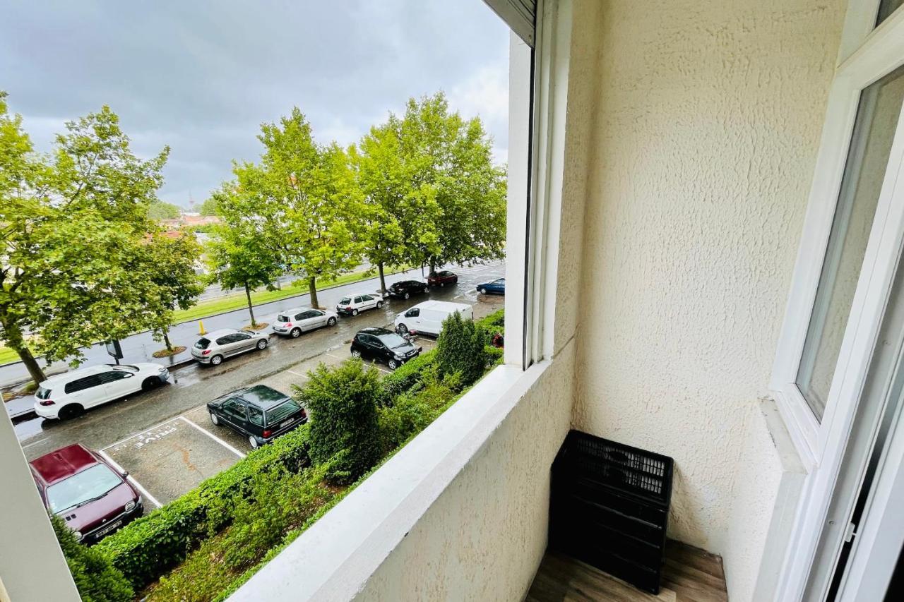 Luminous Apartment With Parking Near The City Center Cenon Luaran gambar